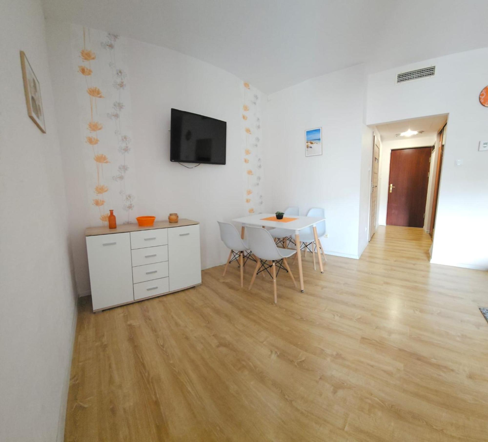 Apartamenty Kolorowe Etna Колобжег Екстериор снимка