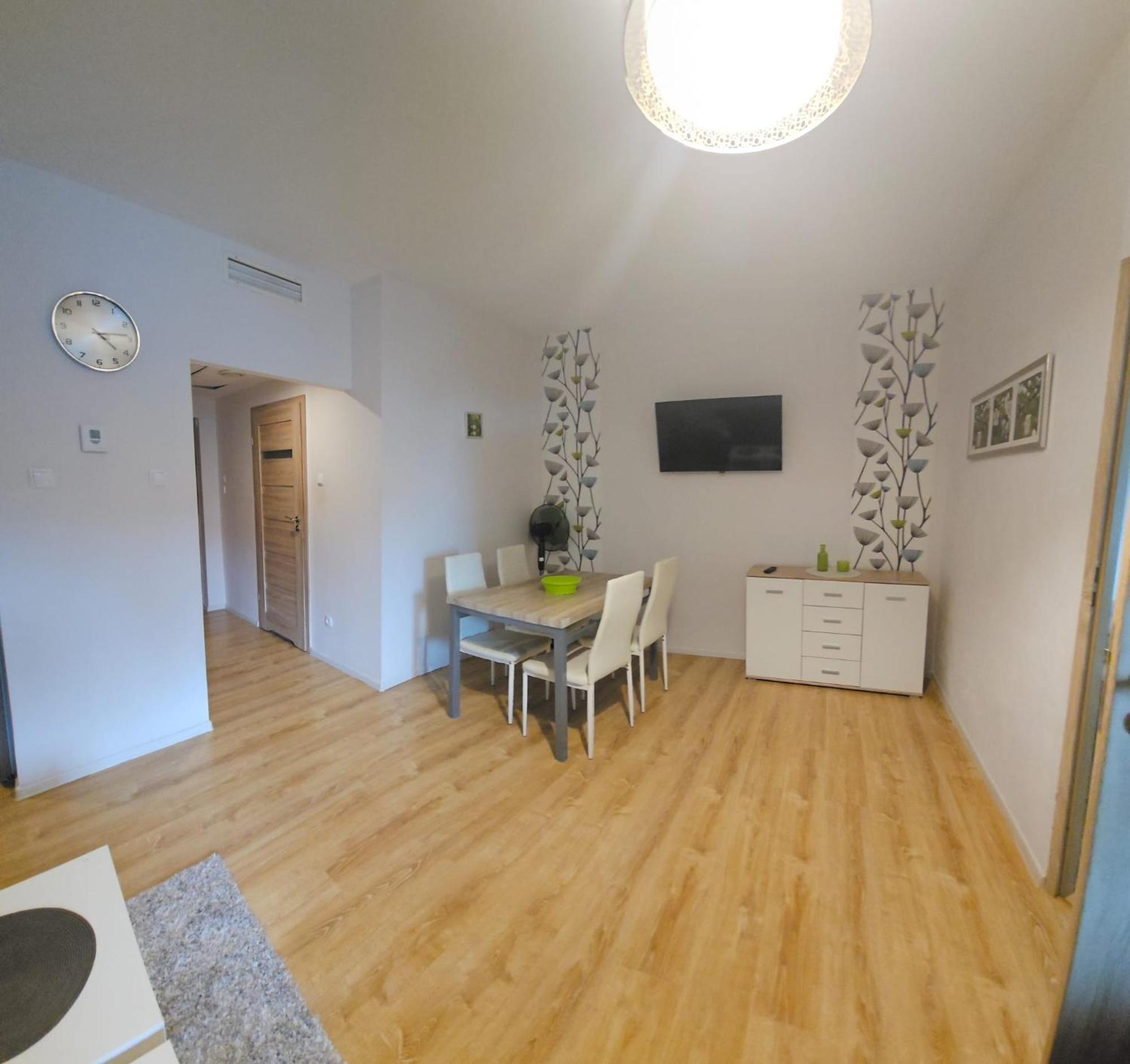 Apartamenty Kolorowe Etna Колобжег Екстериор снимка